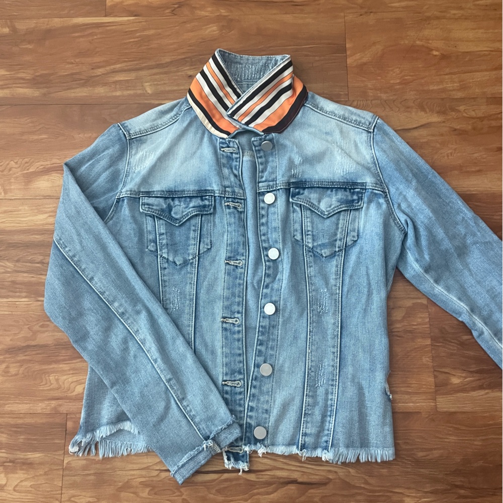 Stylish Blue Denim Jacket with Striped Collar